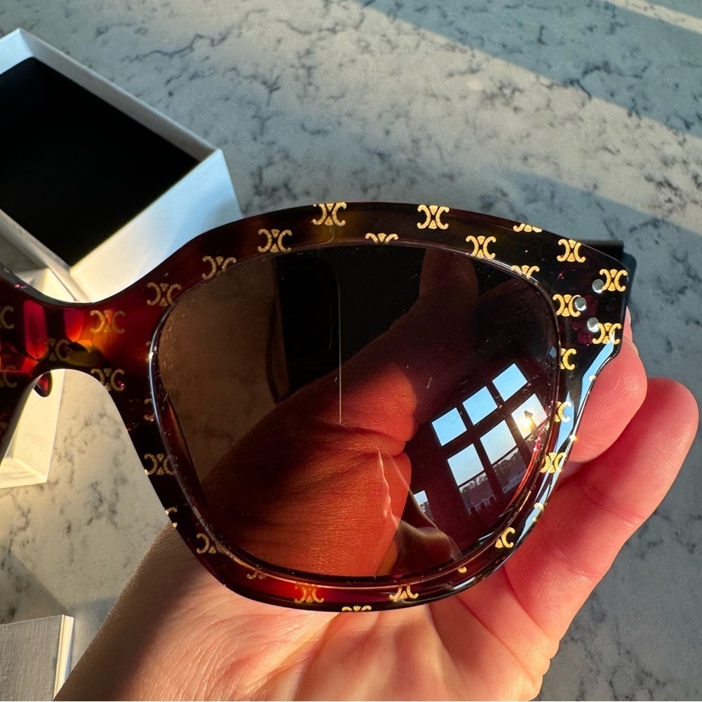 NWOT! CELINE Square Triomphe Logo Sunglasses in
Dark Havana CL401671 - Picture 6 of 16